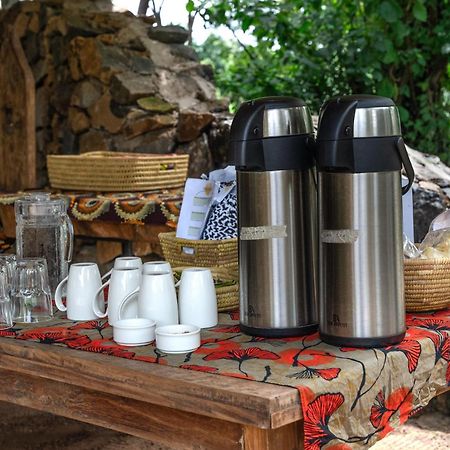 Dolly Farm & River Camp, Luxury Tents Usa River Экстерьер фото