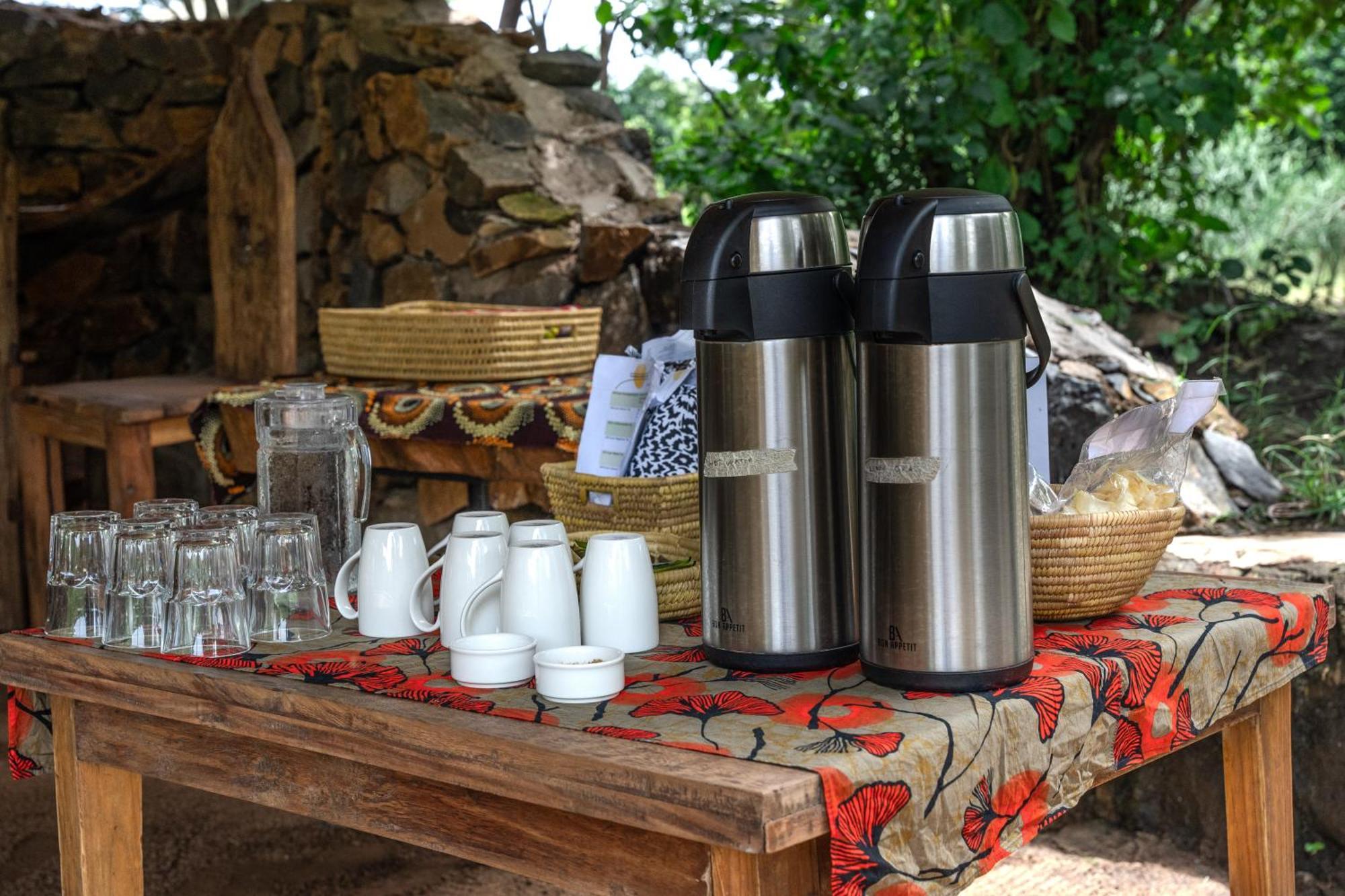 Dolly Farm & River Camp, Luxury Tents Usa River Экстерьер фото
