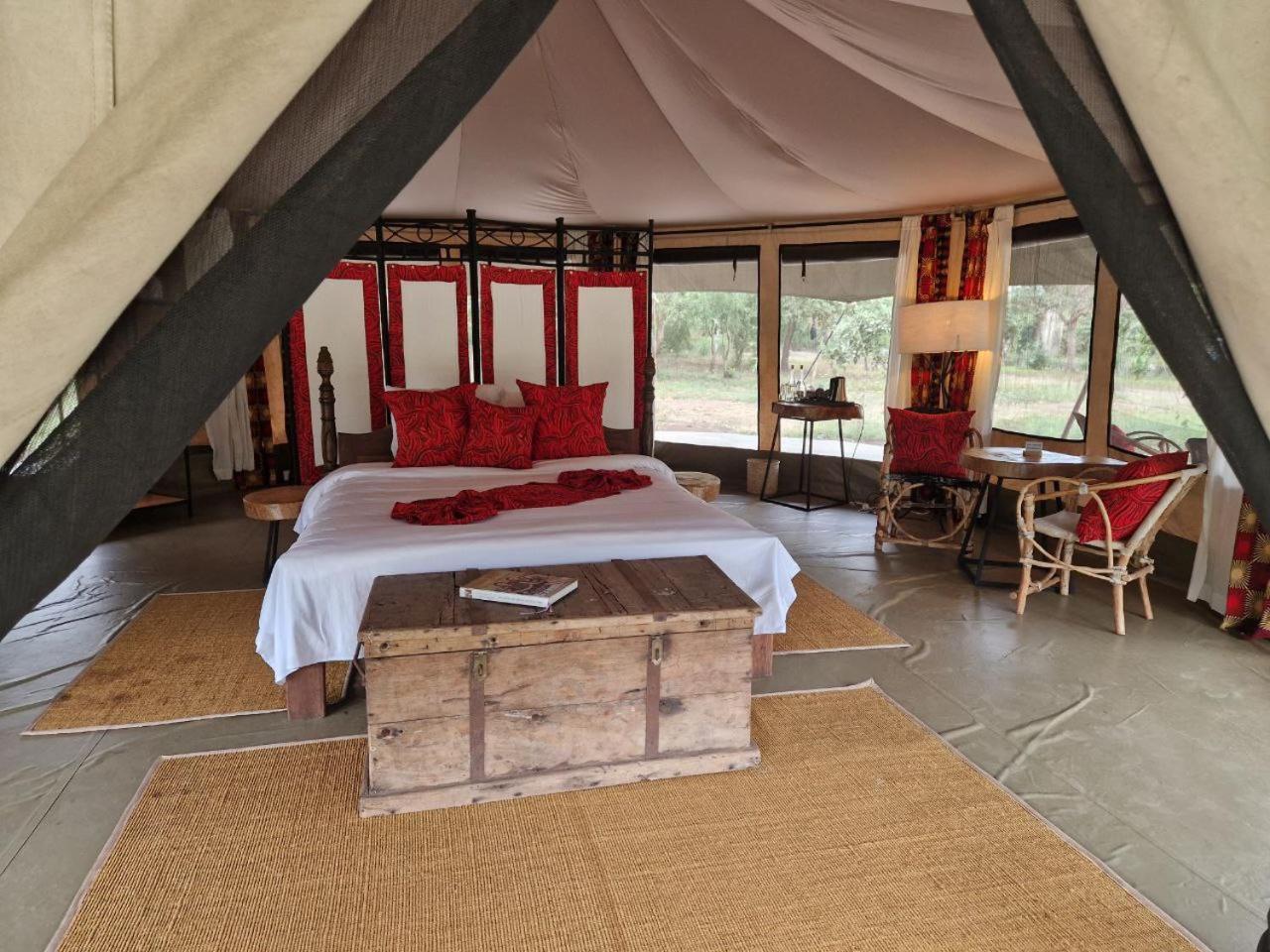 Dolly Farm & River Camp, Luxury Tents Usa River Экстерьер фото