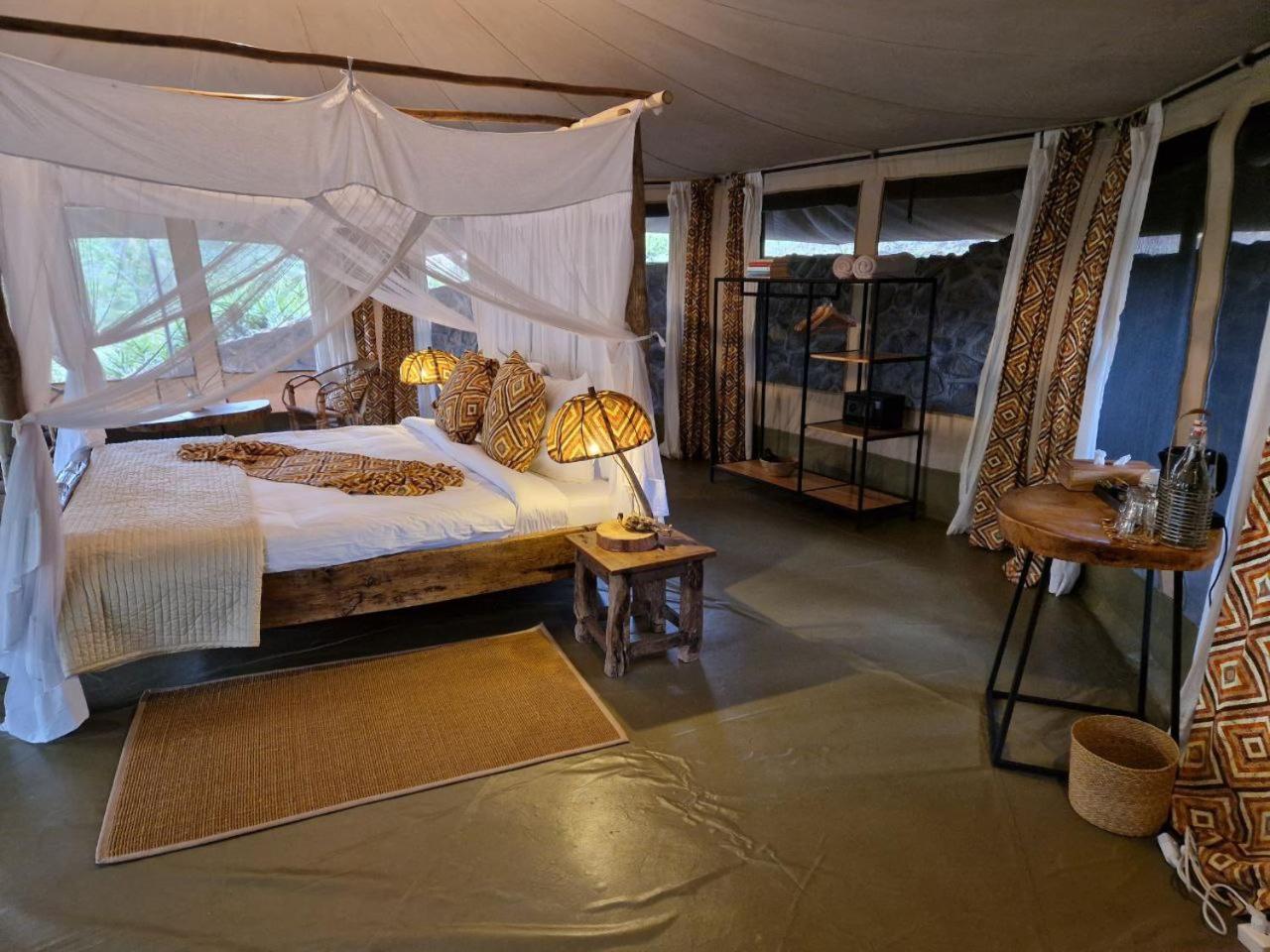 Dolly Farm & River Camp, Luxury Tents Usa River Экстерьер фото