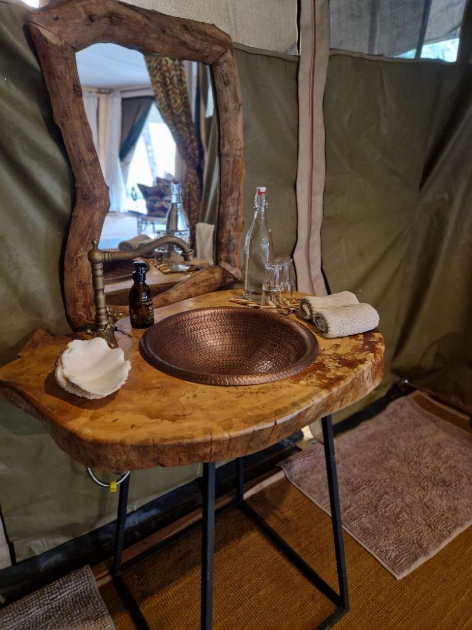 Dolly Farm & River Camp, Luxury Tents Usa River Экстерьер фото